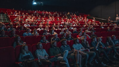 科幻大片幕后制作特辑 - 特效绿幕前的演员表演